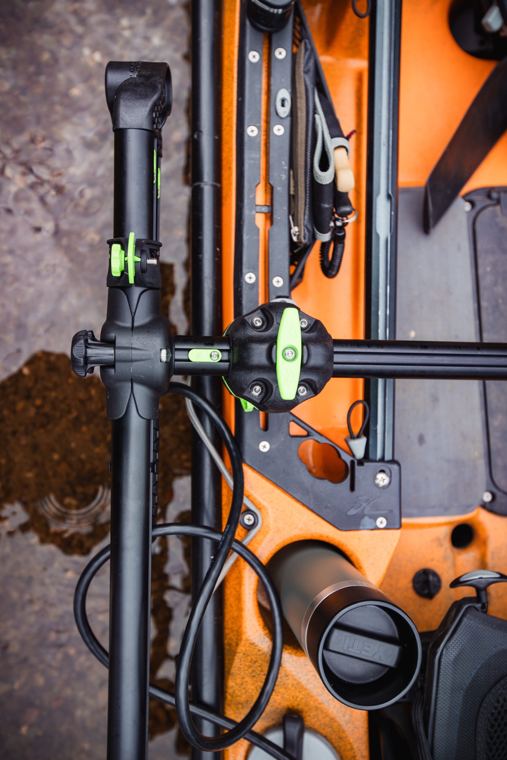 HEXX Live Pole 30 | RAILBLAZA Canada